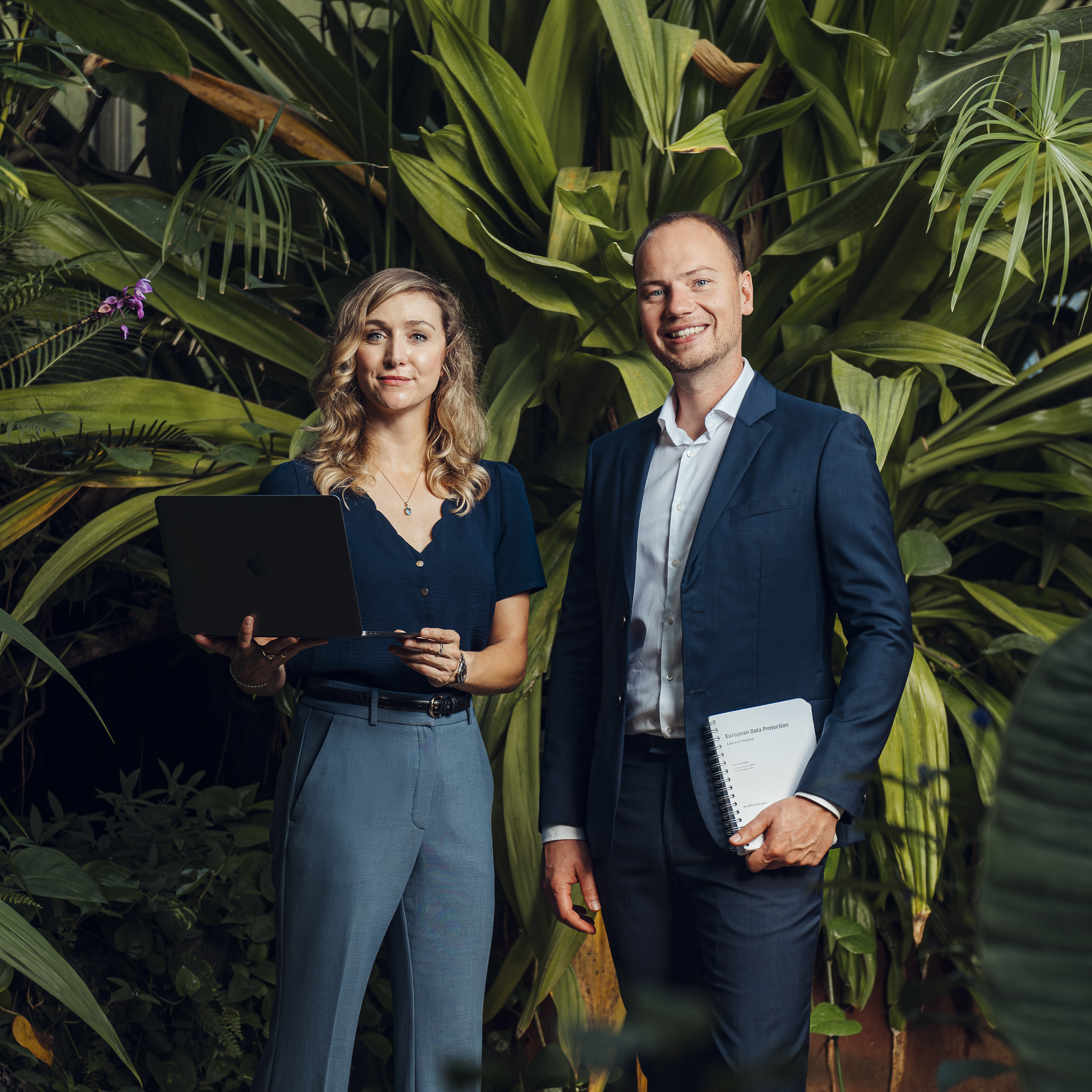 Annemarie en Maarten van De Compliance Afdeling