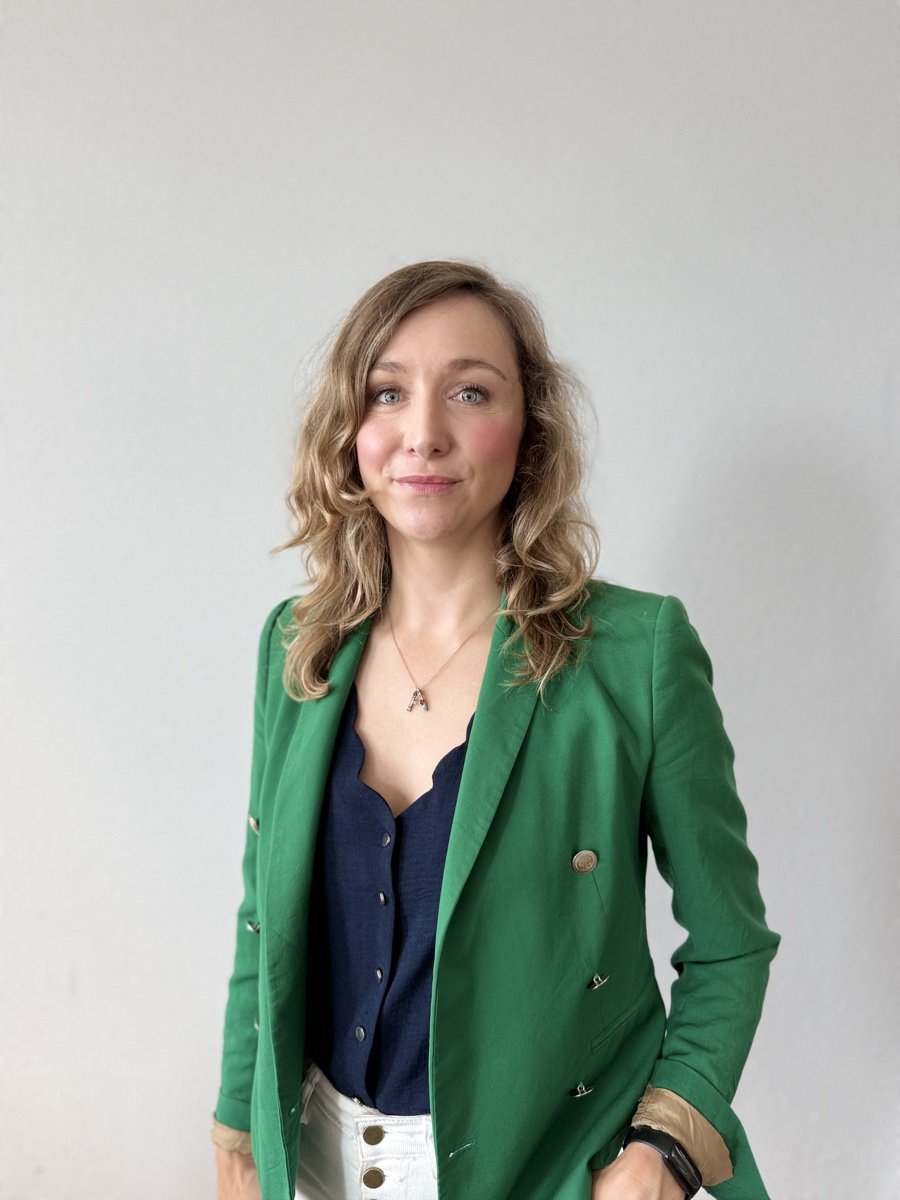 Annemarie van De Compliance Afdeling